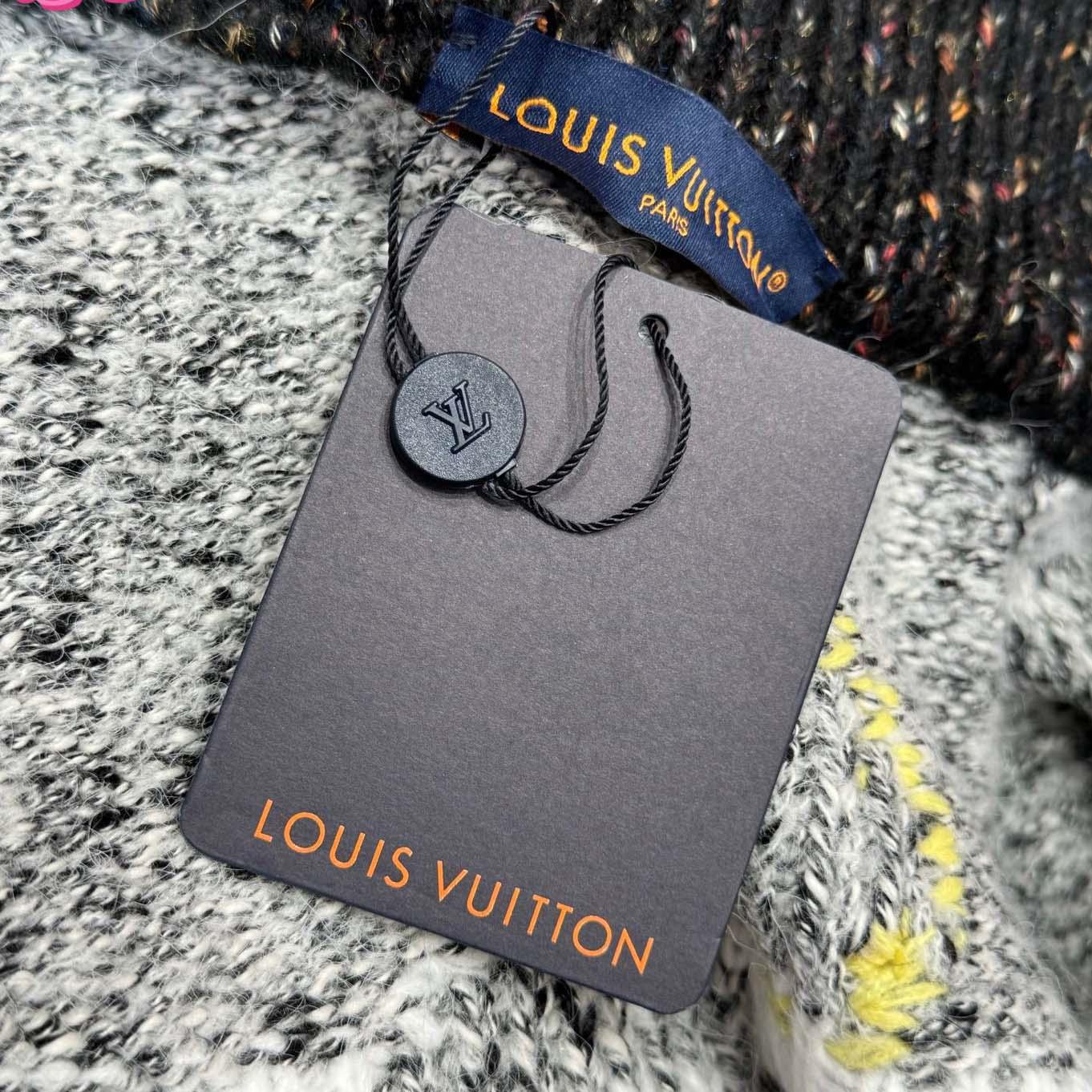 Louis Vuitton Zippered Knitted Blouson   1AIMD0 - DopestKickz