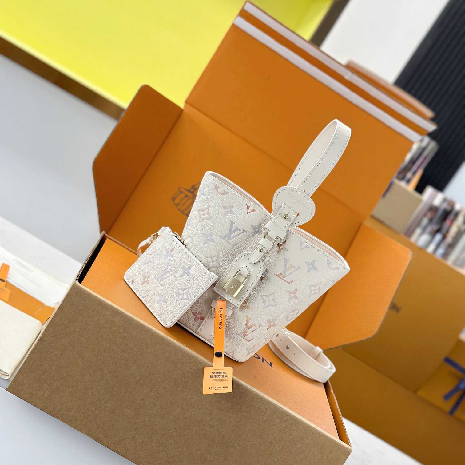 Louis Vuitton All In BB   M25673 - DopestKickz