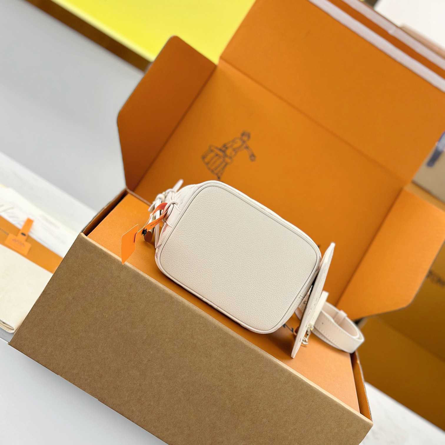 Louis Vuitton All In BB   M25673 - DopestKickz