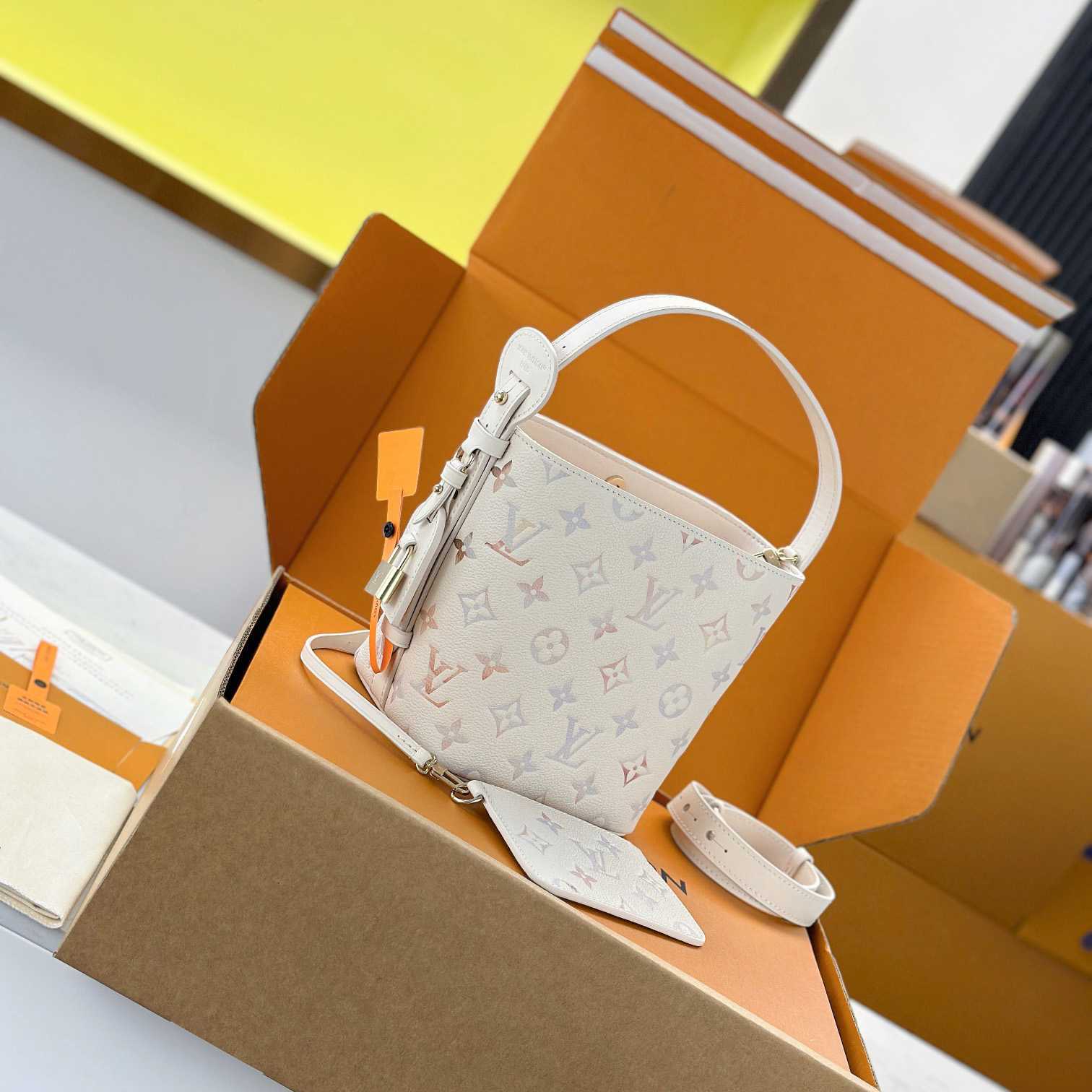 Louis Vuitton All In BB   M25673 - DopestKickz