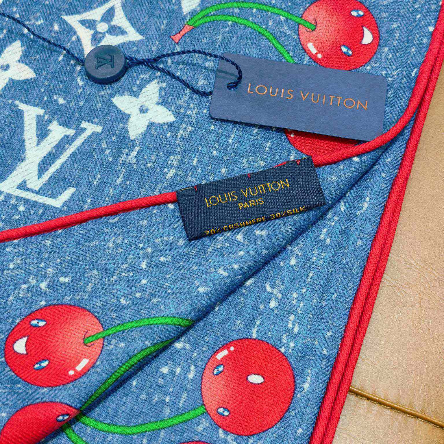 Louis Vuitton LV x TM Monogram Shawl   140*140cm - DopestKickz