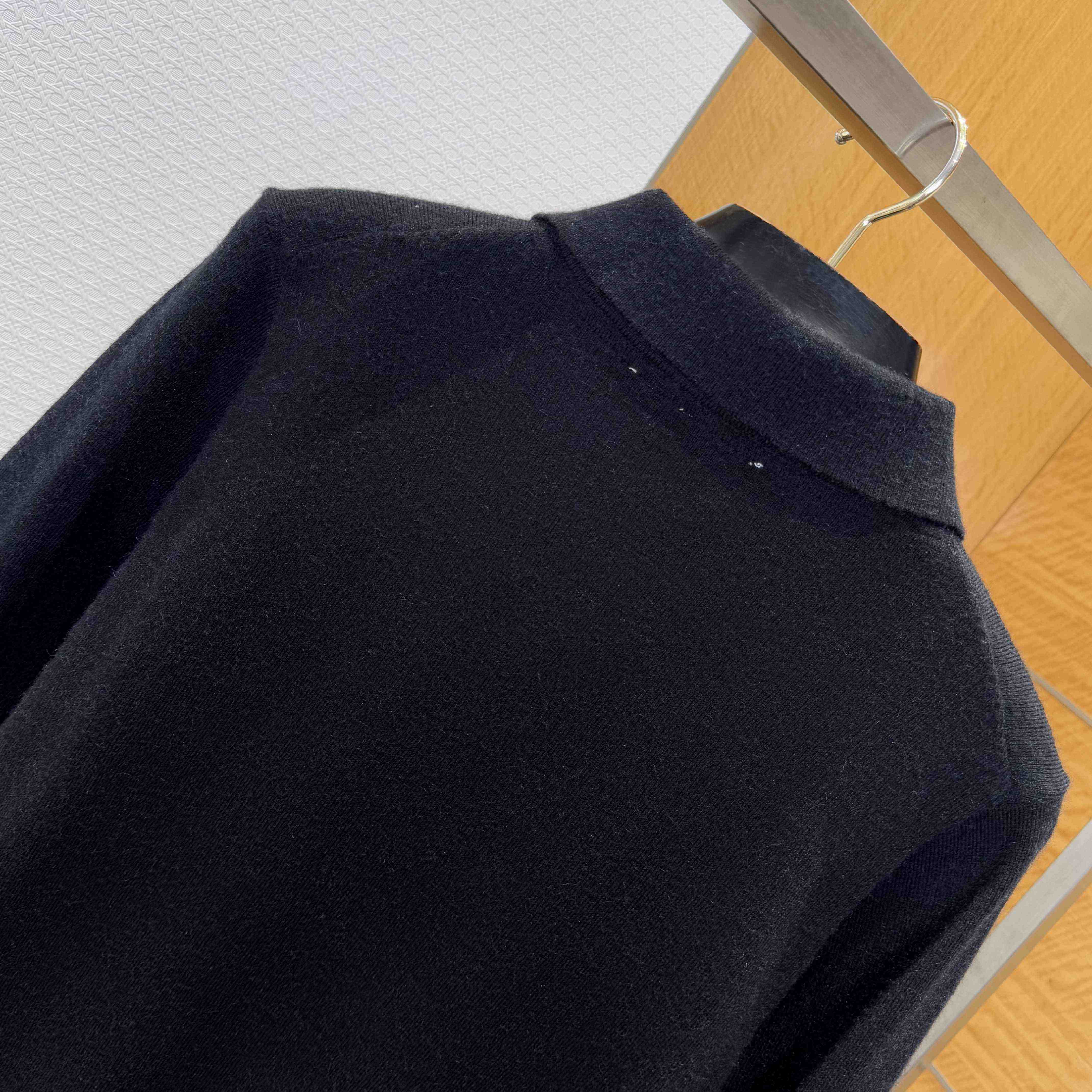 Burberry Long-sleeve Cashmere Blend Polo Shirt - DopestKickz