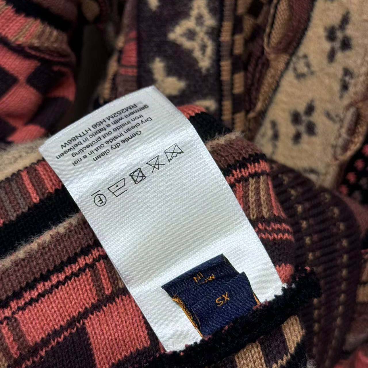 Louis Vuitton Half-Zip Pullover   1AIM84 - DopestKickz