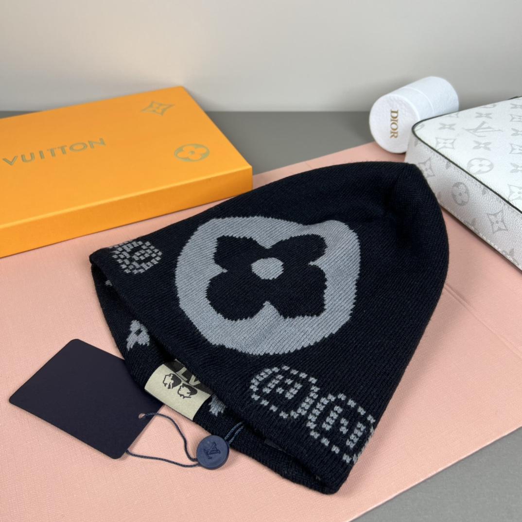 Louis Vuitton LV Fit Monogram Beanie   M5226A - DopestKickz