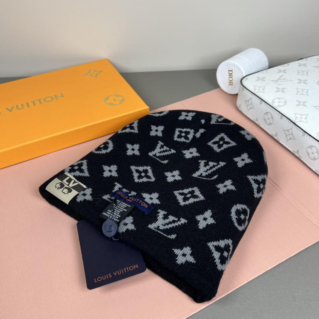 Louis Vuitton LV Fit Monogram Beanie   M5226A - DopestKickz