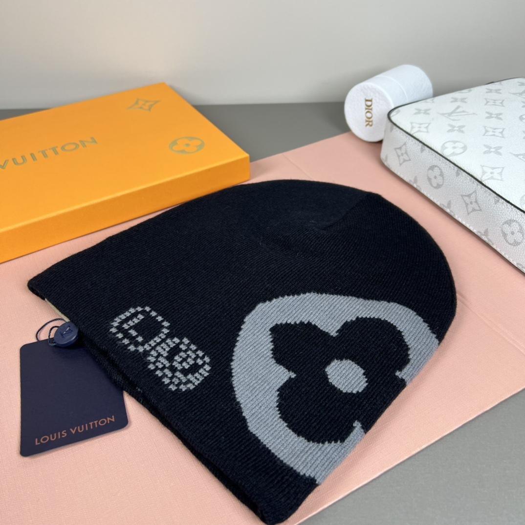 Louis Vuitton LV Fit Monogram Beanie   M5226A - DopestKickz