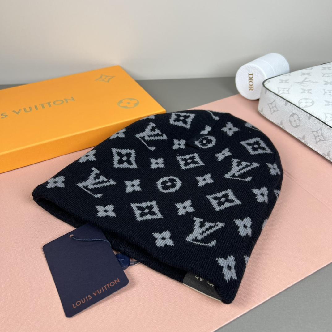 Louis Vuitton LV Fit Monogram Beanie   M5226A - DopestKickz