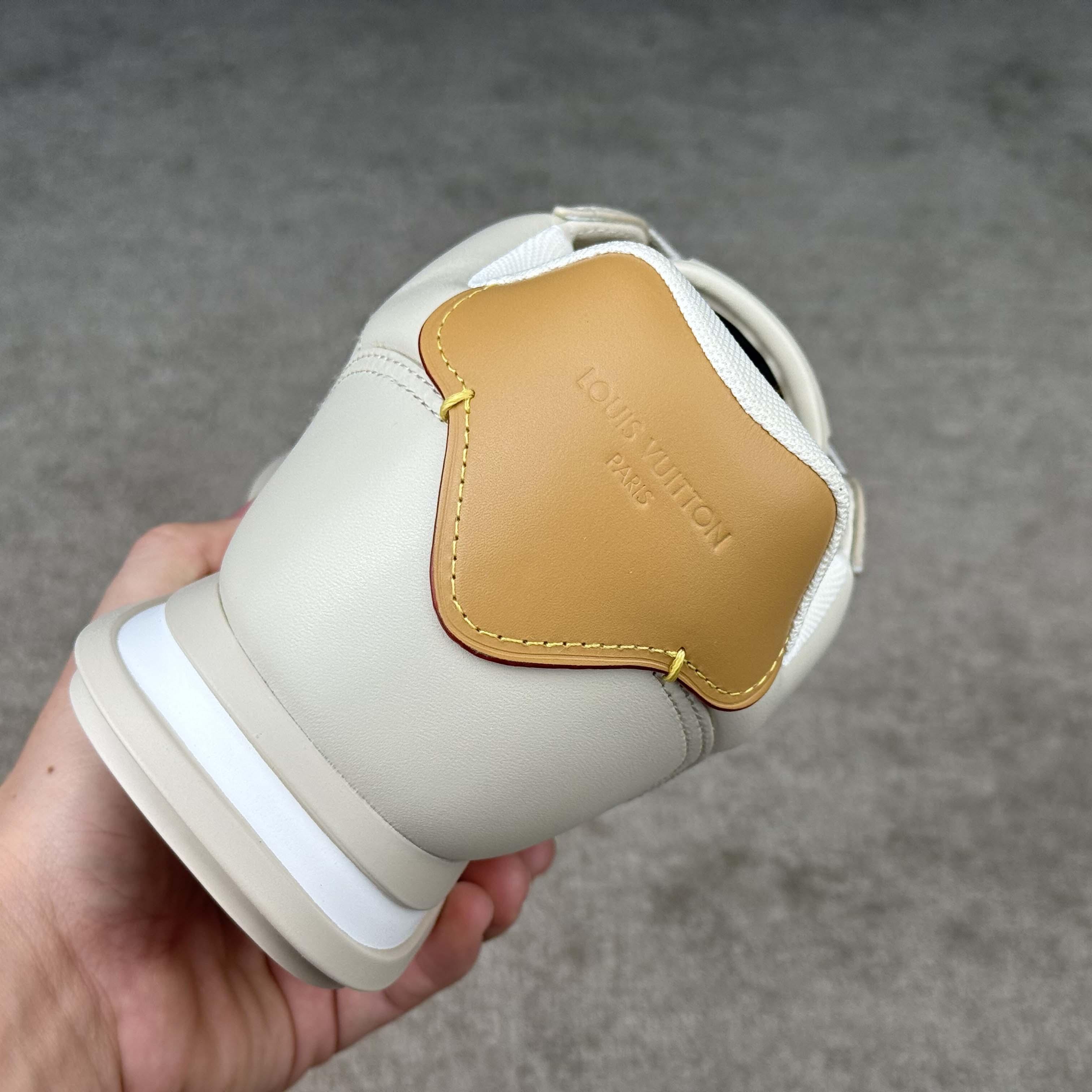 Louis Vuitton LV BUTTERSOFT Sneaker    1AIKF4 - DopestKickz