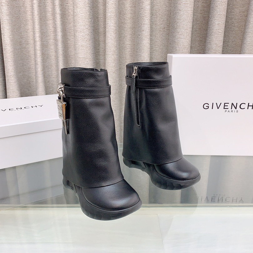 Givenchy Shark Lock Boots - DopestKickz