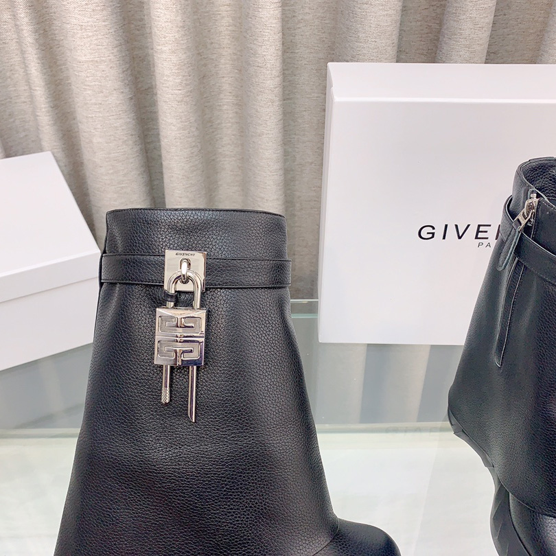 Givenchy Shark Lock Boots - DopestKickz