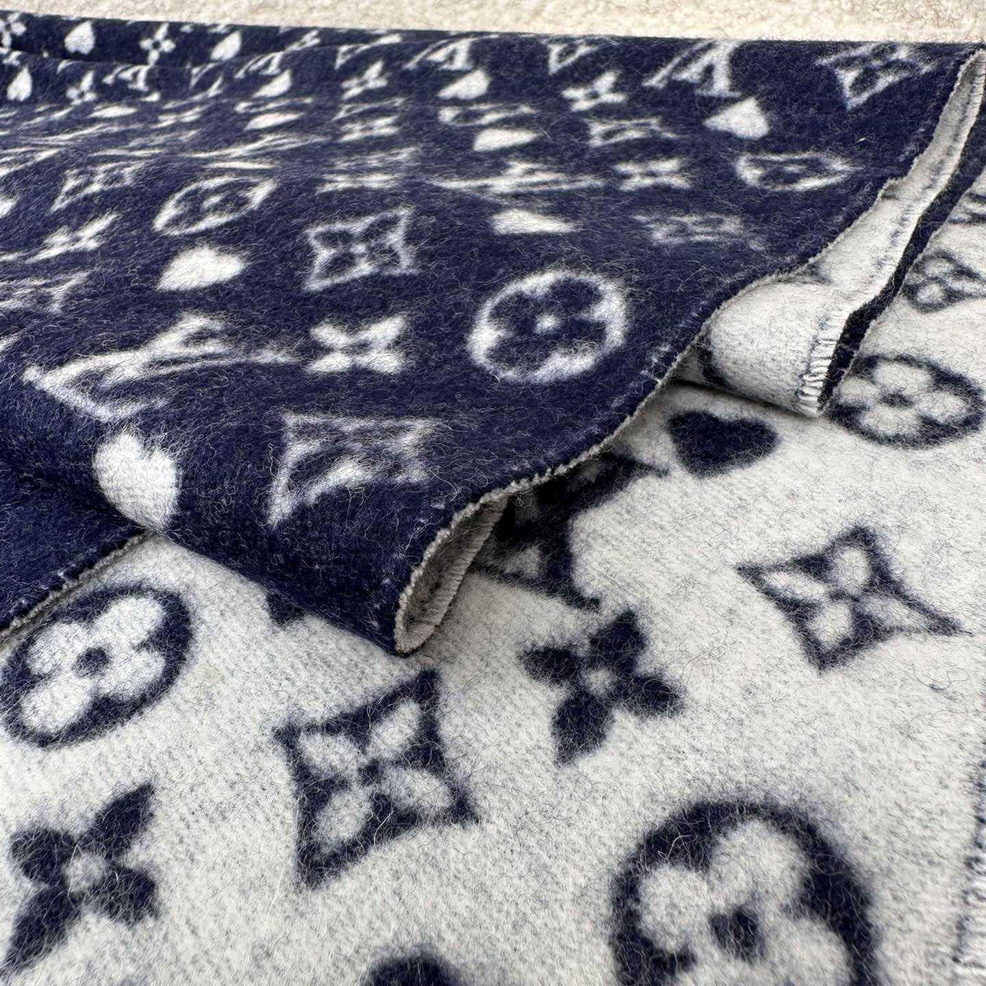 Louis Vuitton Game On Scarf   45*180cm - DopestKickz