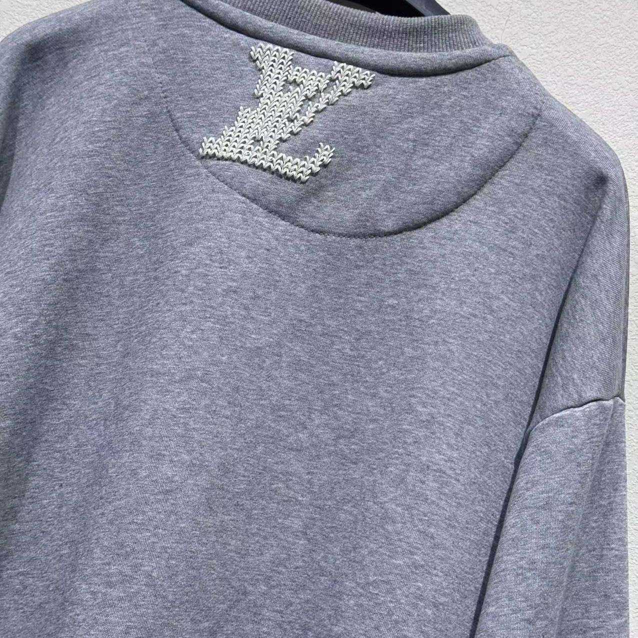 Louis Vuitton Embroidered Signature Sweatshirt   1AIKCO - DopestKickz