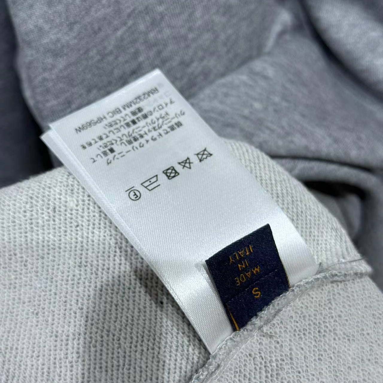 Louis Vuitton Embroidered Signature Sweatshirt   1AIKCO - DopestKickz