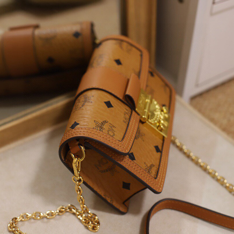MCM Tracy Crossbody In Visetos （11x 18.5 x 5cm） - DopestKickz
