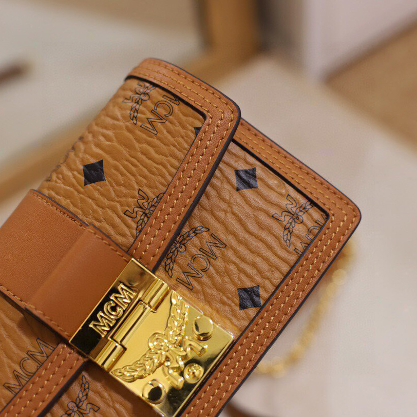 MCM Tracy Crossbody In Visetos （11x 18.5 x 5cm） - DopestKickz