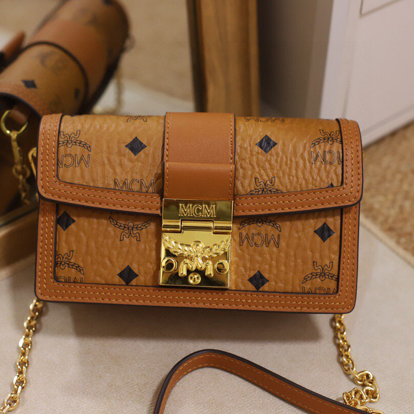 MCM Tracy Crossbody In Visetos （11x 18.5 x 5cm） - DopestKickz
