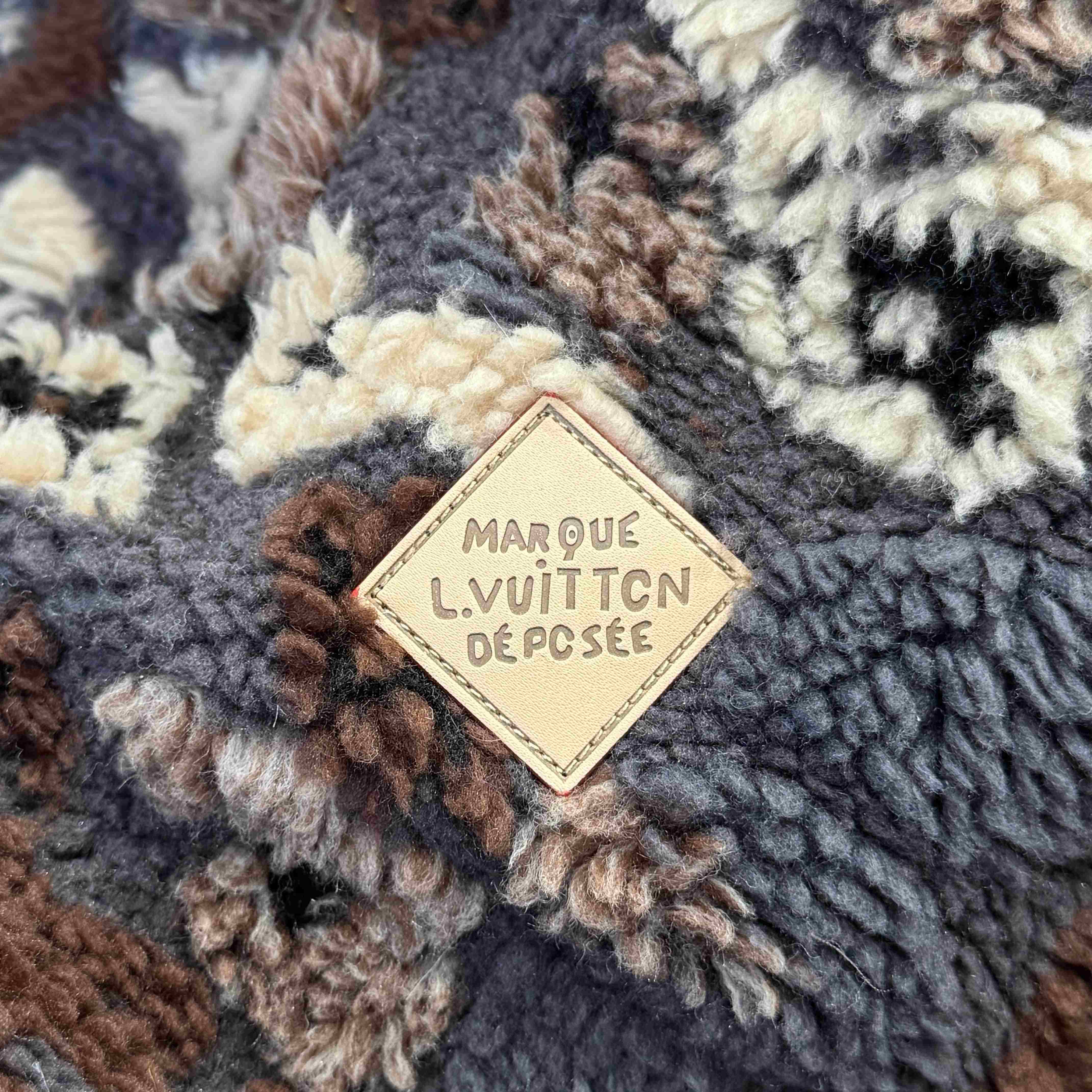 Louis Vuitton Reversible Fleece Blouson   1AIMJS - DopestKickz