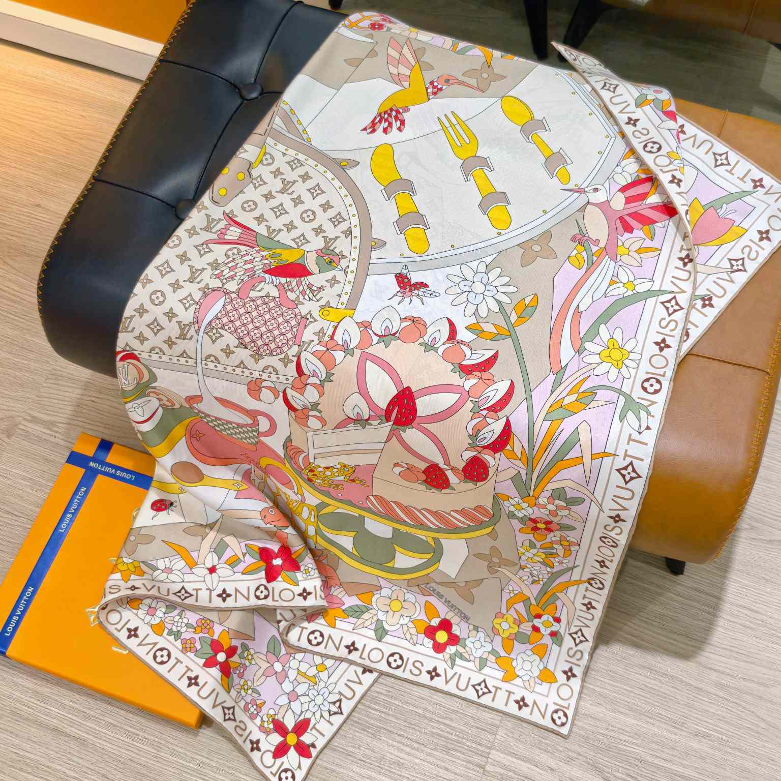 Louis Vuitton Picnic Square 90   M96355 - DopestKickz