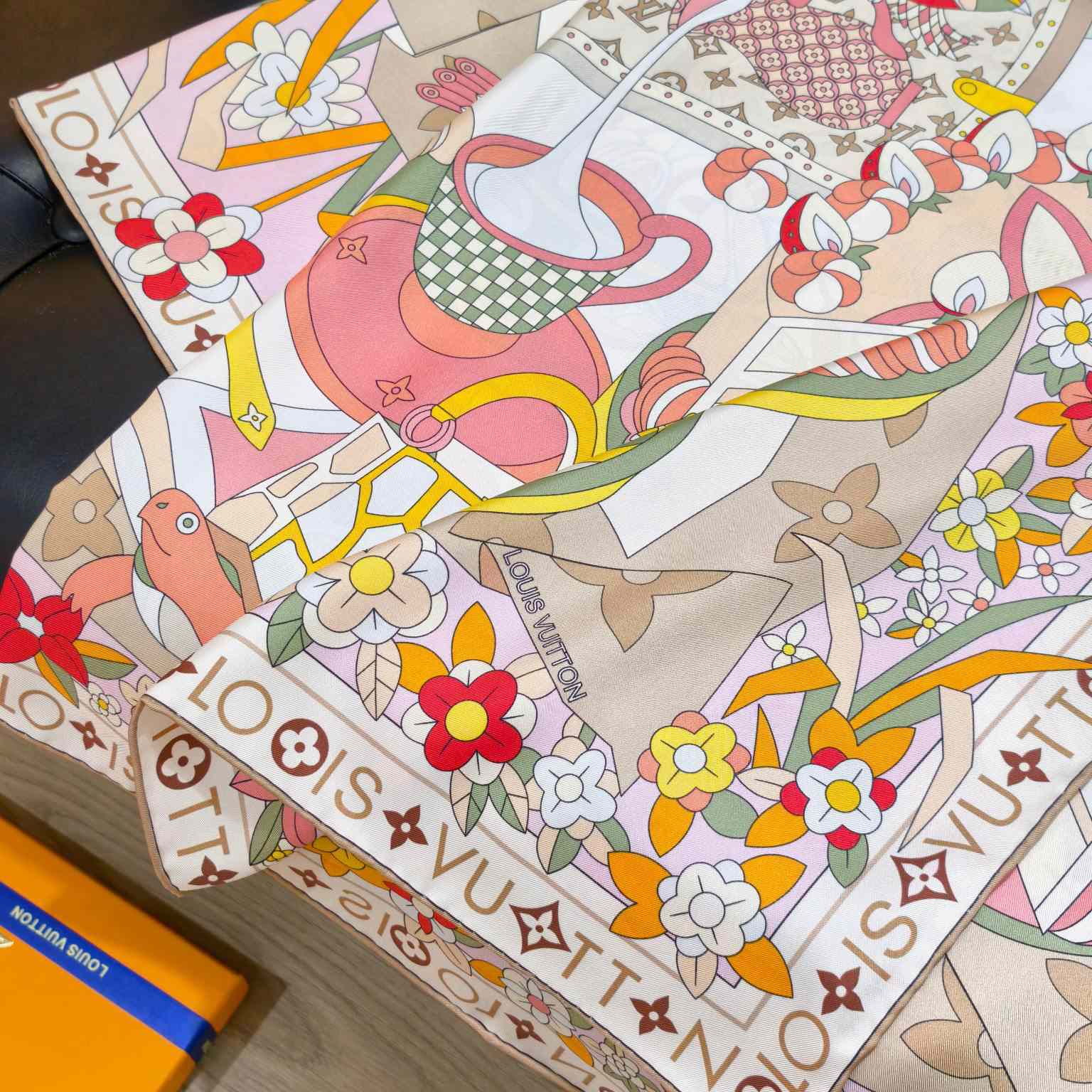 Louis Vuitton Picnic Square 90   M96355 - DopestKickz