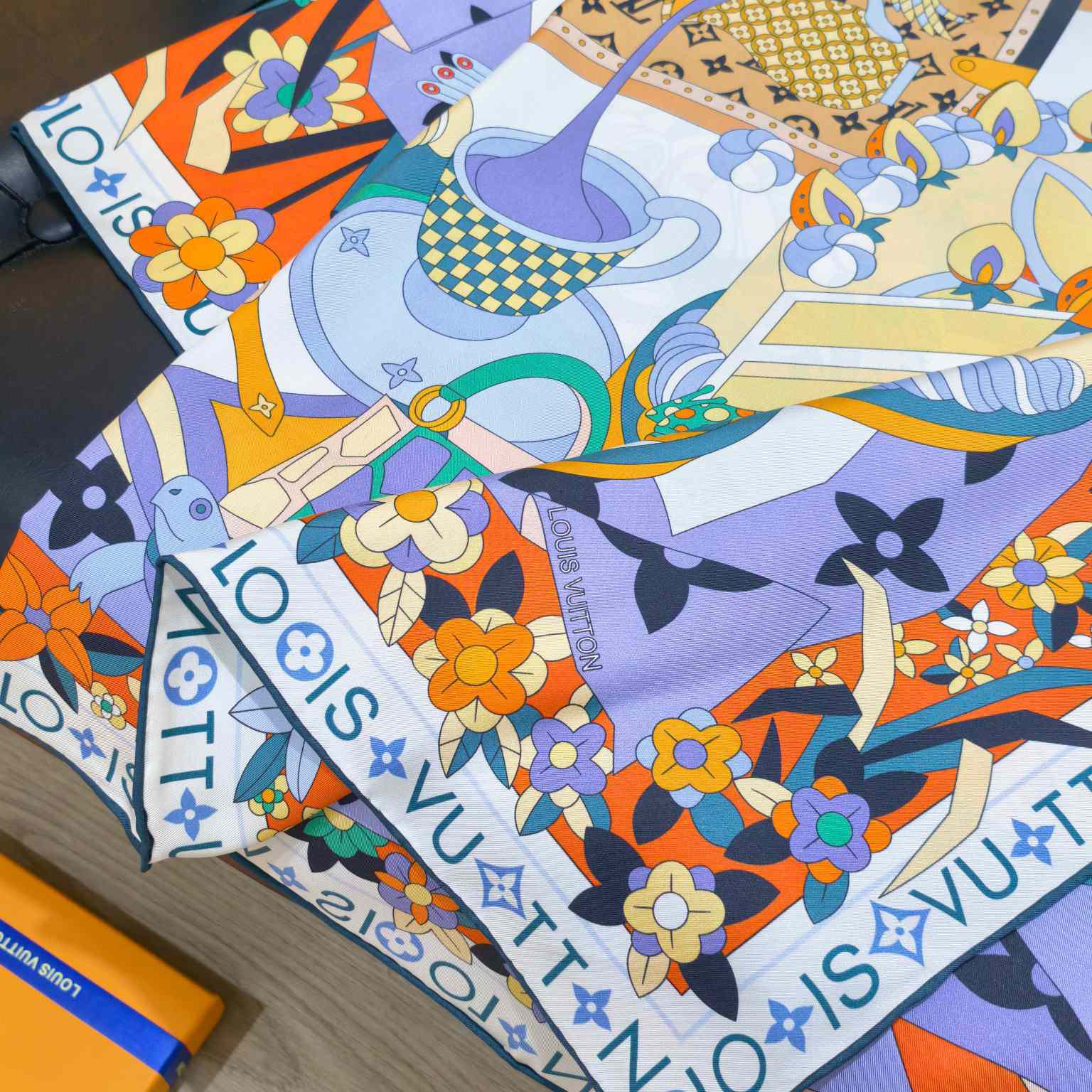 Louis Vuitton Picnic Square 90   M96354 - DopestKickz