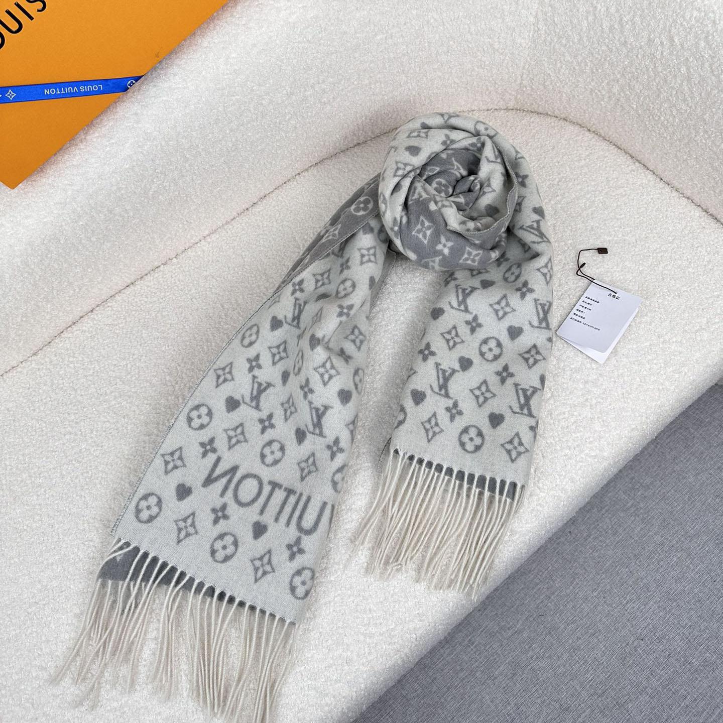 Louis Vuitton Game On Scarf   45*180cm - DopestKickz