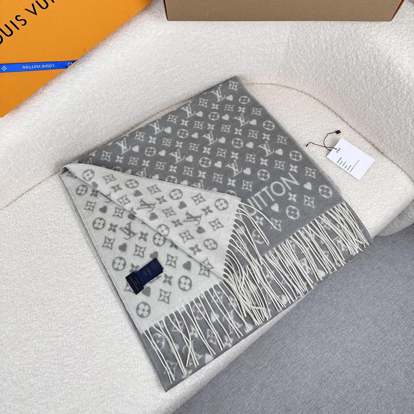 Louis Vuitton Game On Scarf   45*180cm - DopestKickz