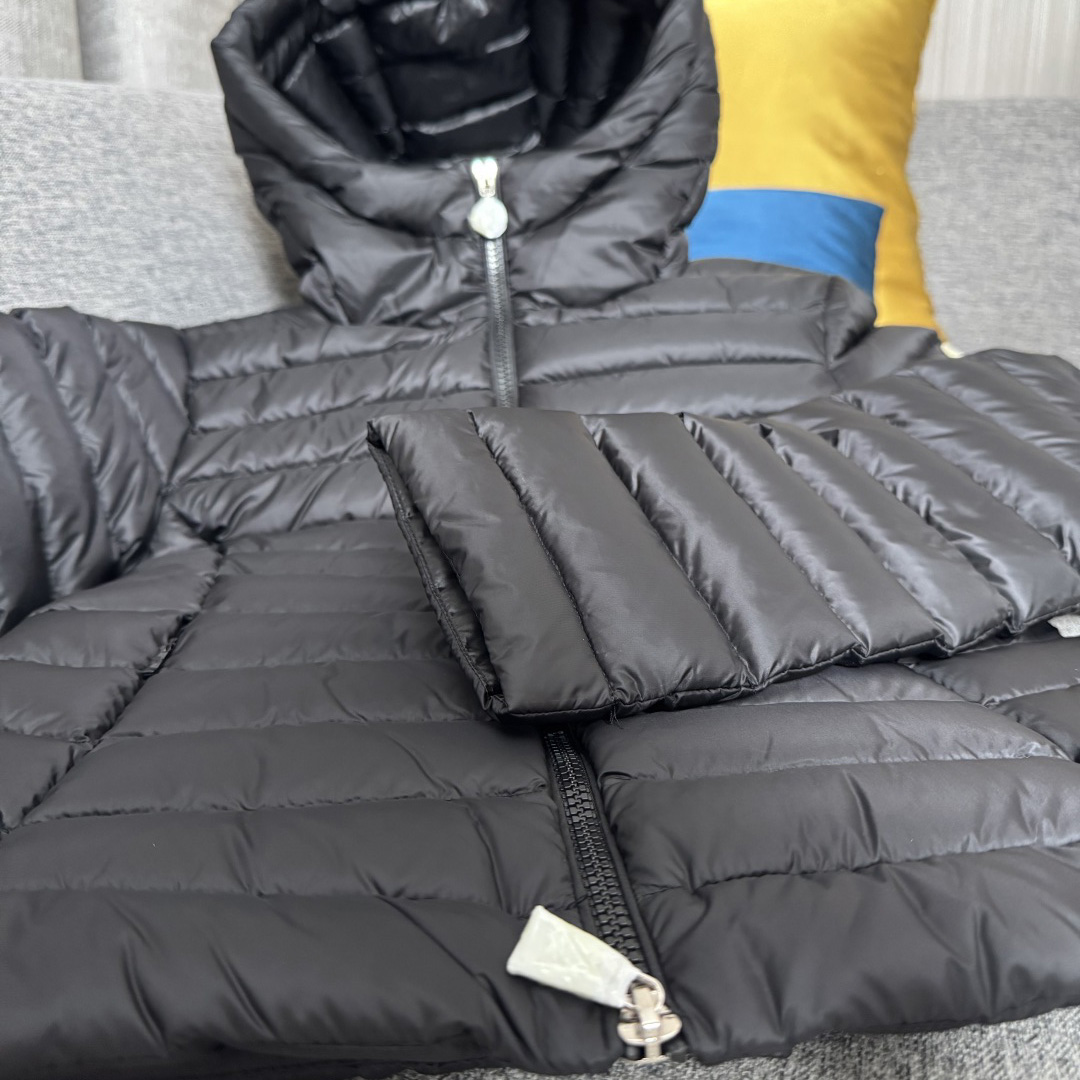 Moncler Ige Hooded Short Down Jacket - DopestKickz