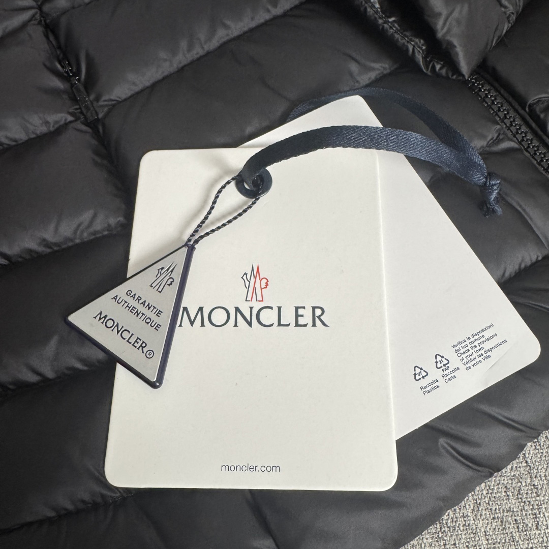 Moncler Ige Hooded Short Down Jacket - DopestKickz