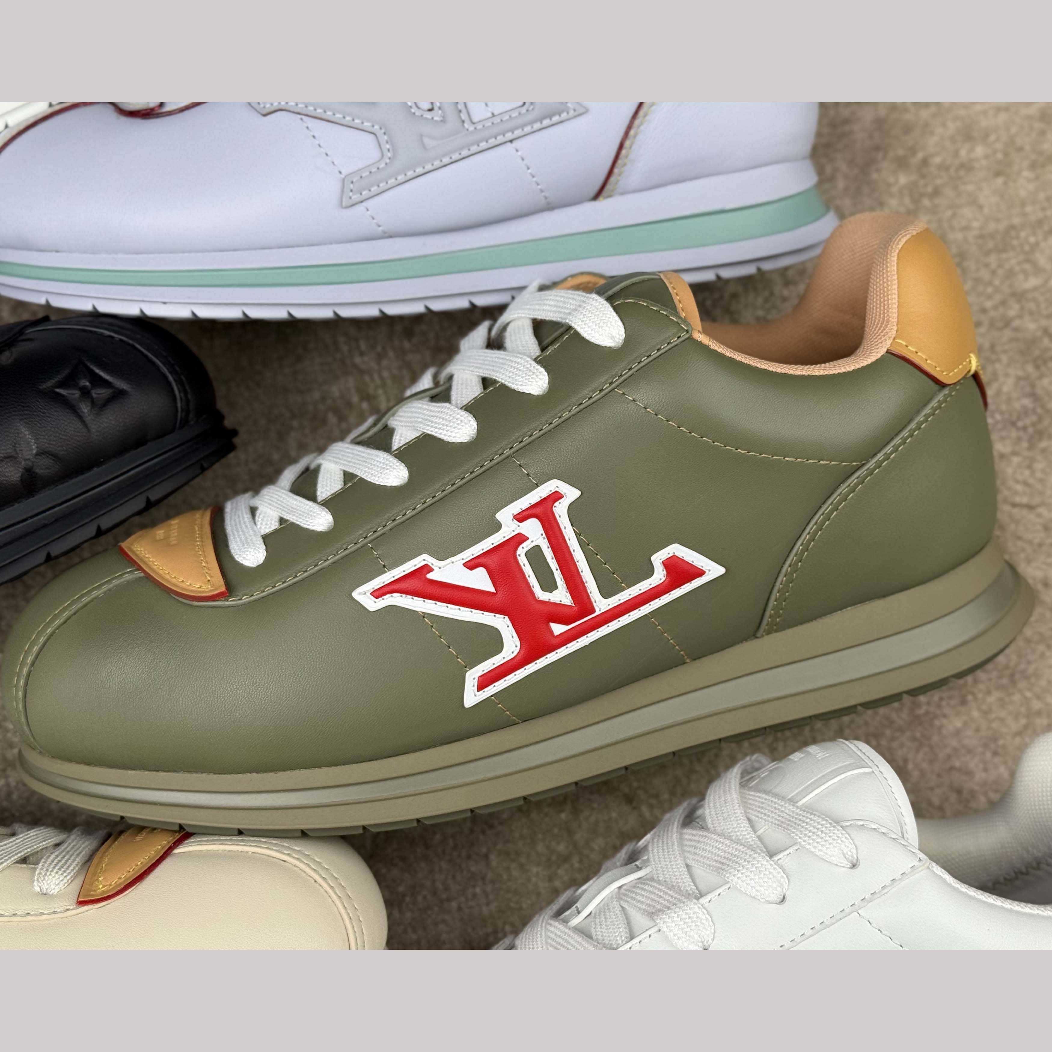 Louis Vuitton LV BUTTERSOFT Sneaker    1AIKHL - DopestKickz