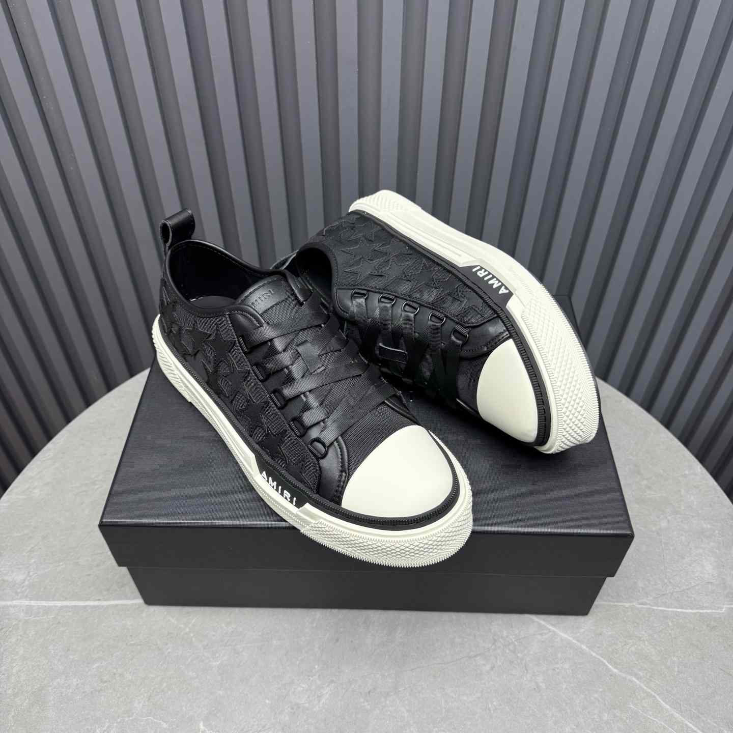 Amiri Stars Low Sneakers - DopestKickz