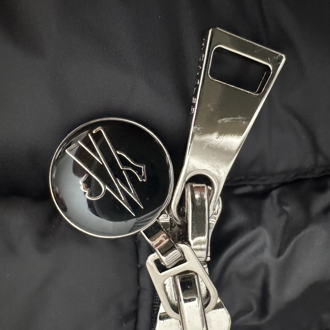 Moncler Igelle Short Down Jacket   2501 - DopestKickz