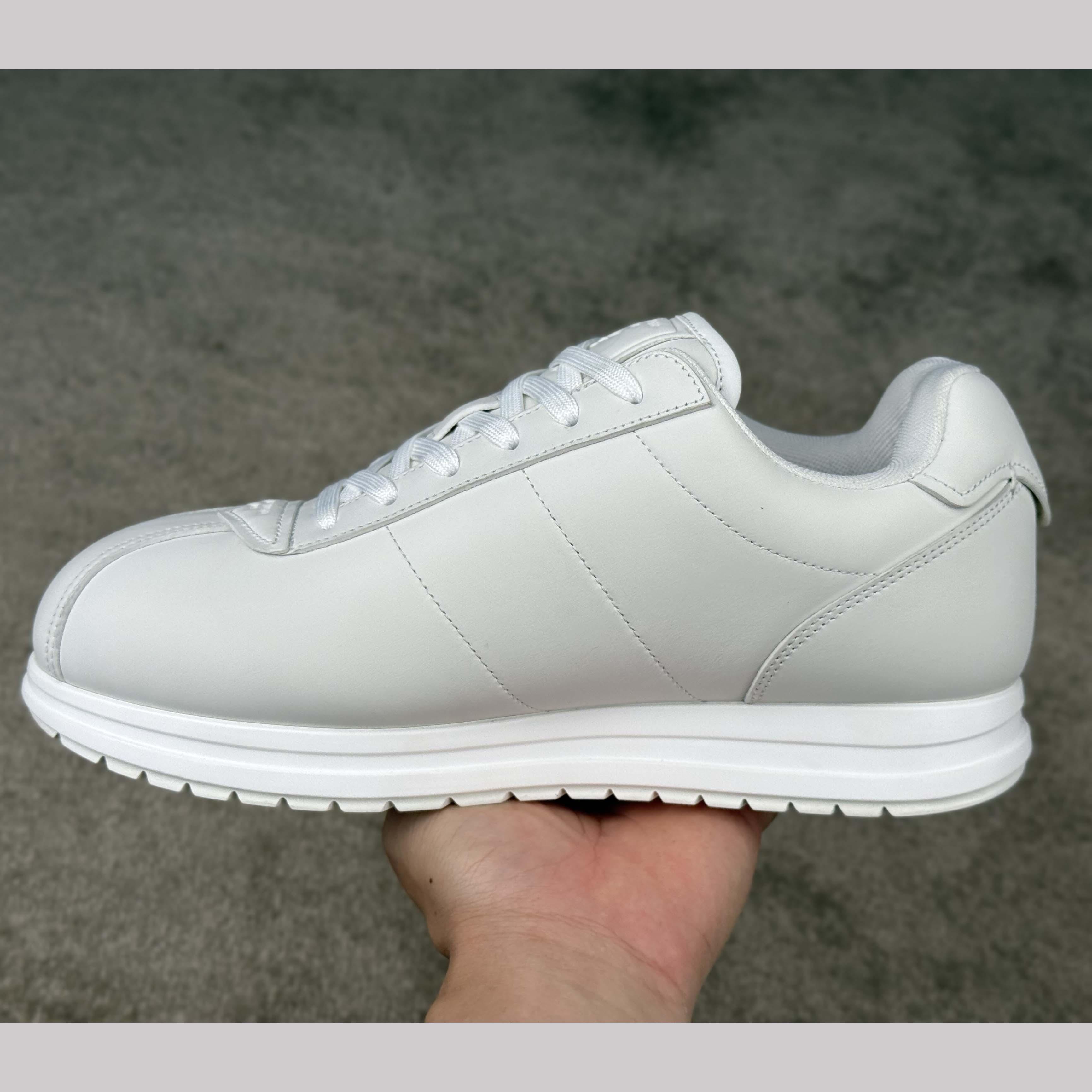 Louis Vuitton LV BUTTERSOFT Sneaker    1AIKDO - DopestKickz