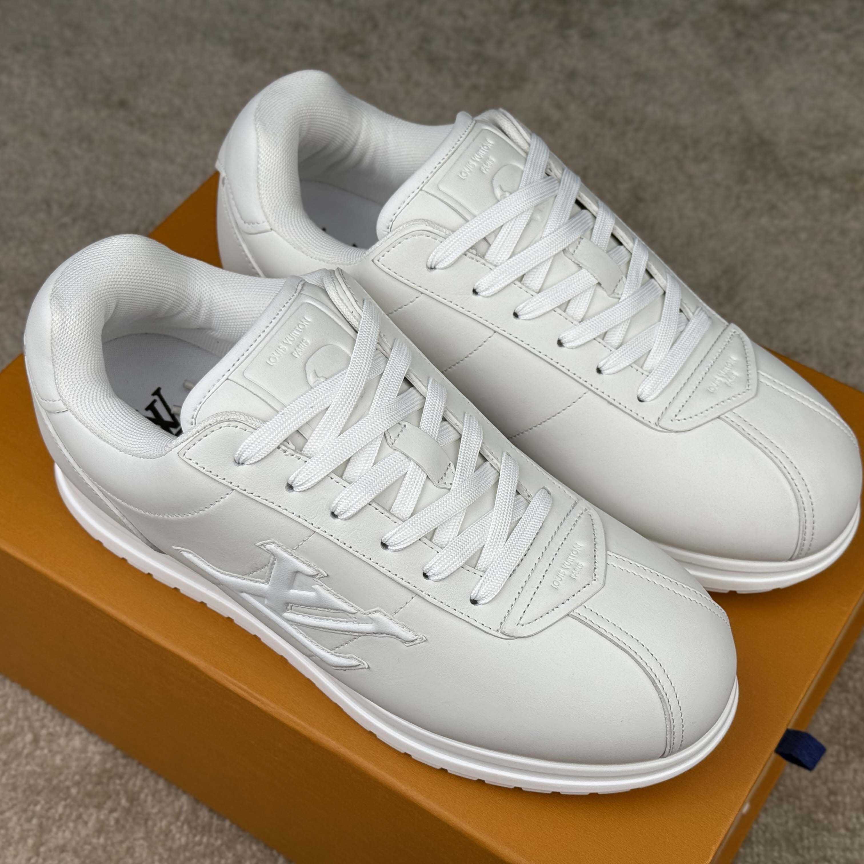 Louis Vuitton LV BUTTERSOFT Sneaker    1AIKDO - DopestKickz