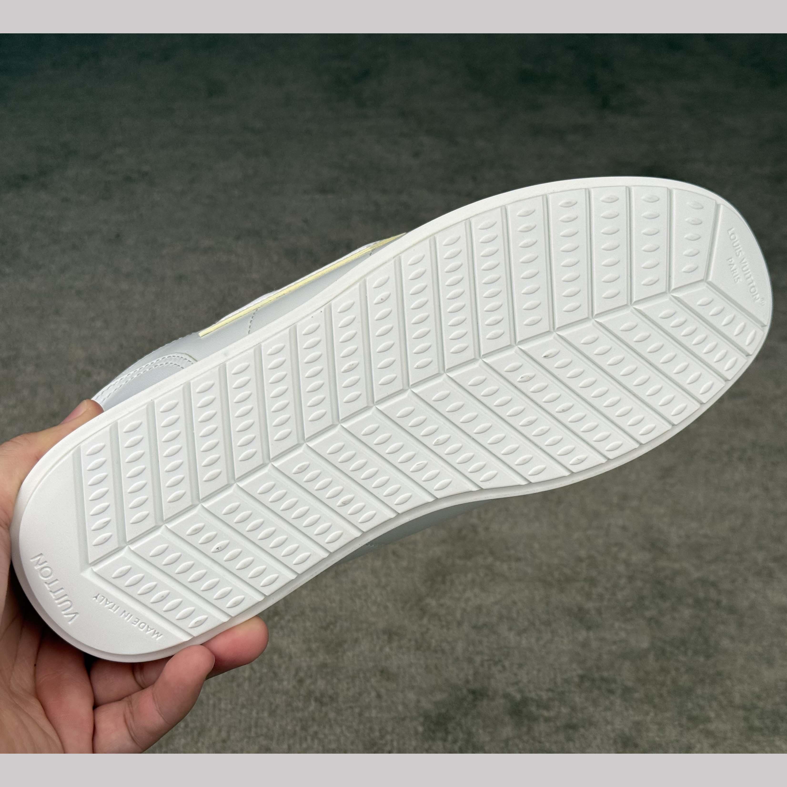 Louis Vuitton LV BUTTERSOFT Sneaker    1AIKDO - DopestKickz