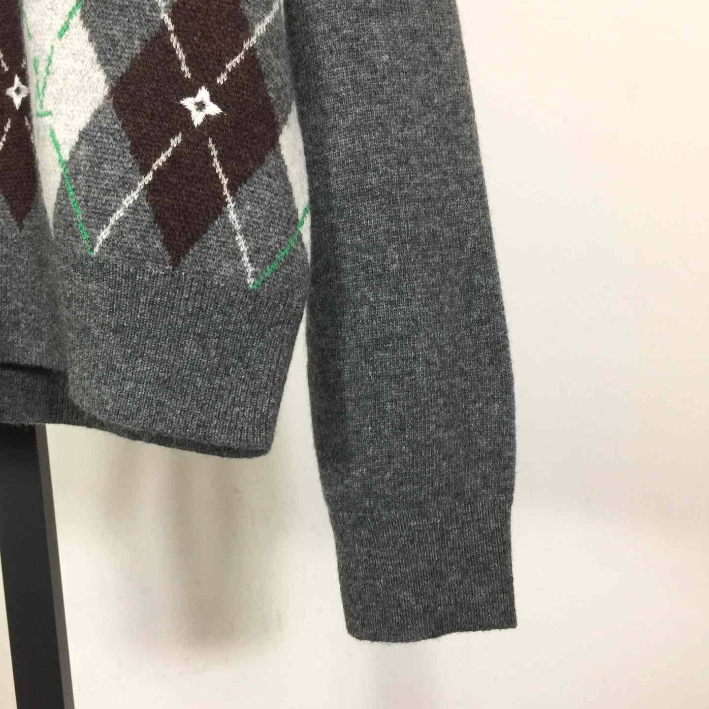 Louis Vuitton Argyle Crewneck    1AIMCJ - DopestKickz