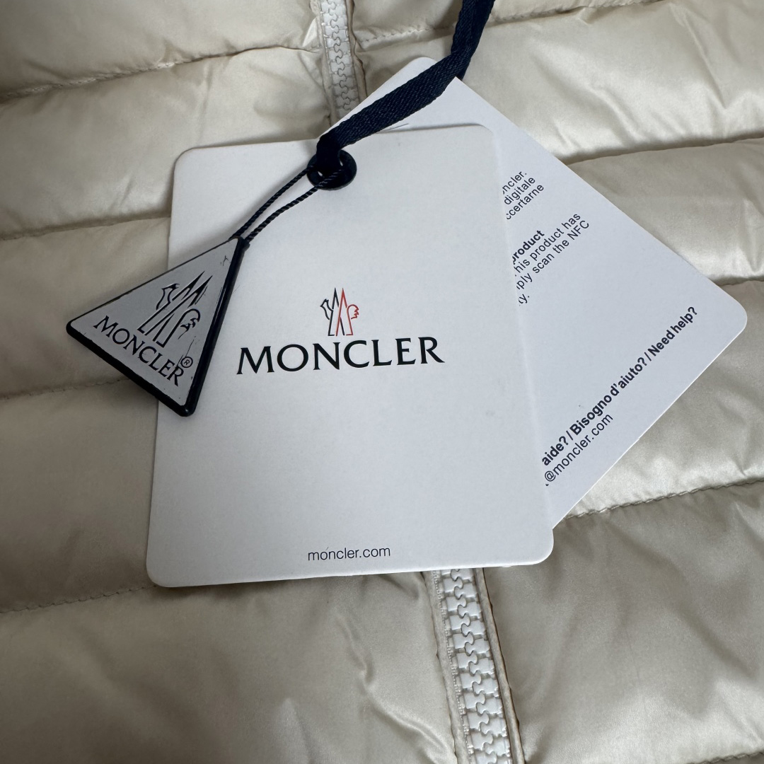 Moncler Igelle Short Down Jacket   2501 - DopestKickz