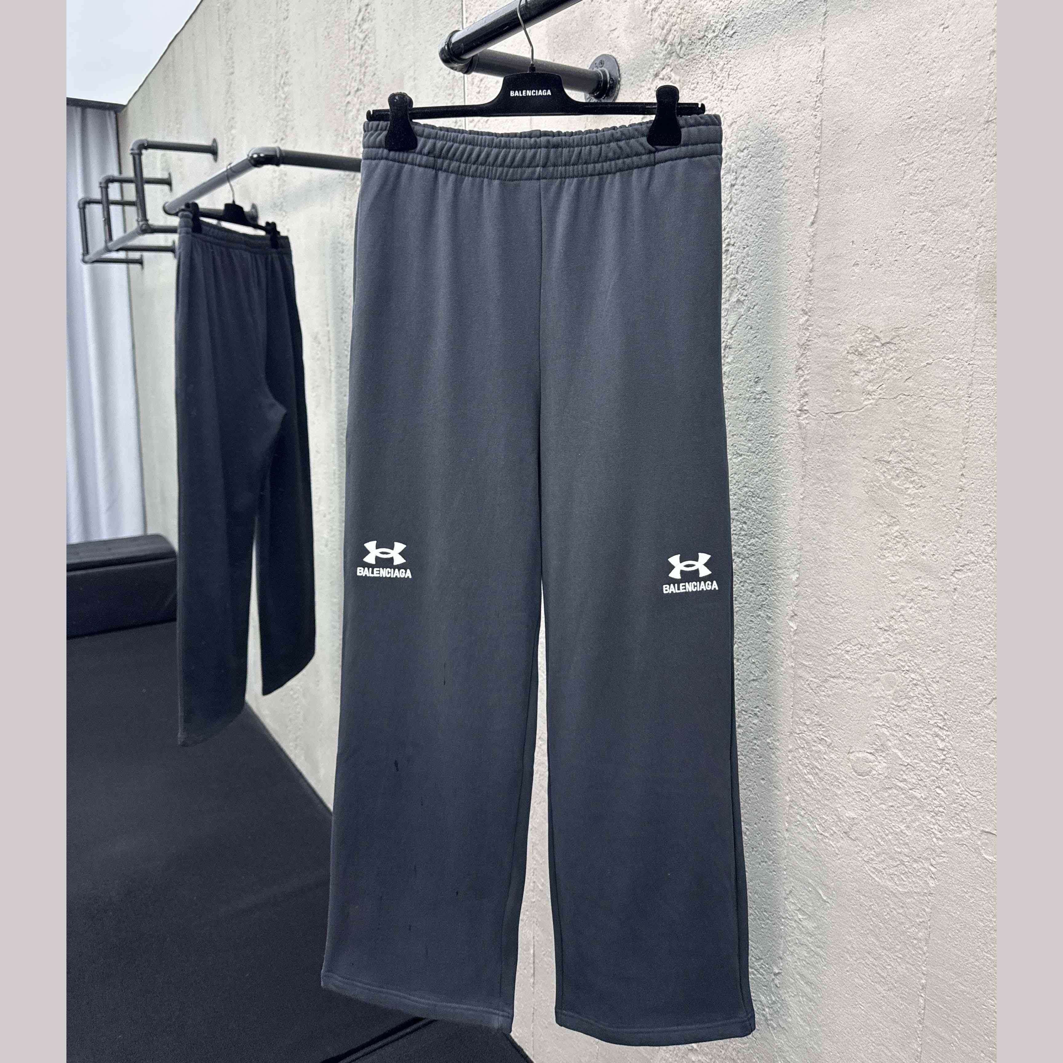 Balenciaga Under Armour® Baggy Sweatpants In Black - DopestKickz
