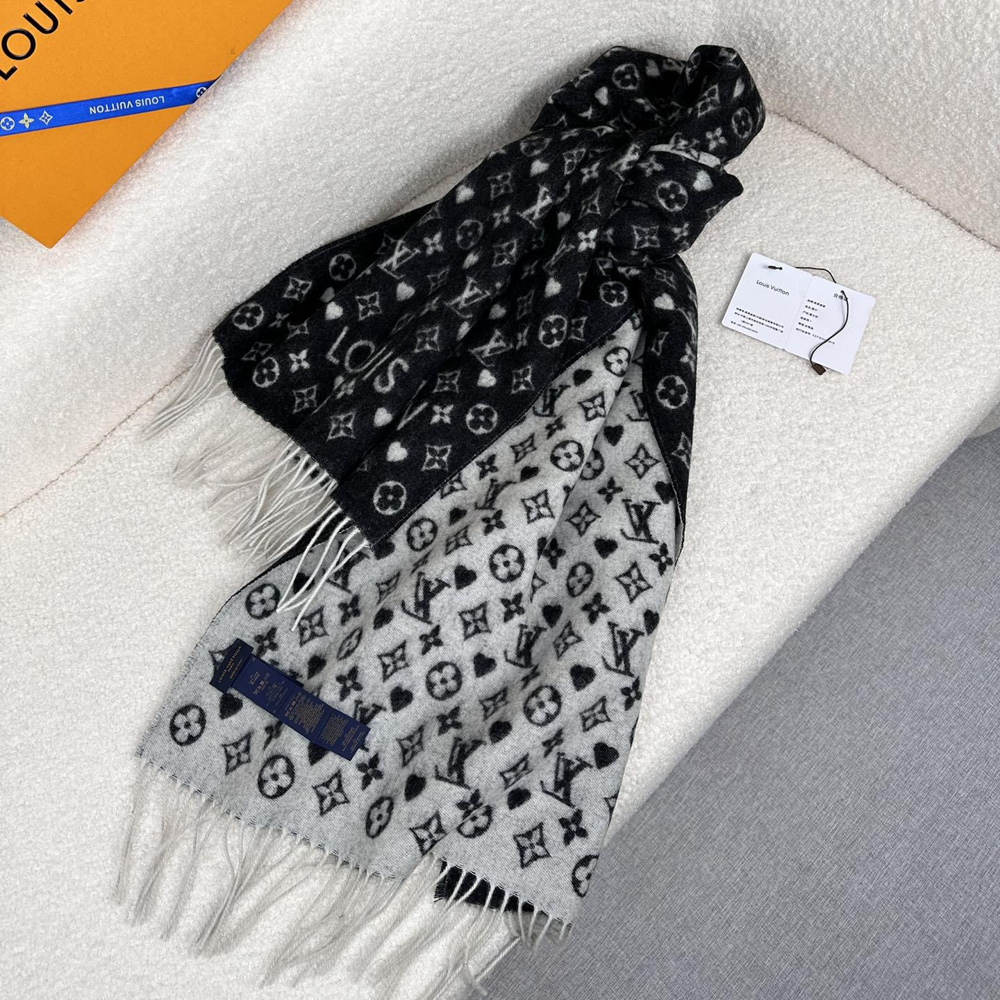 Louis Vuitton Game On Scarf   45*180cm - DopestKickz