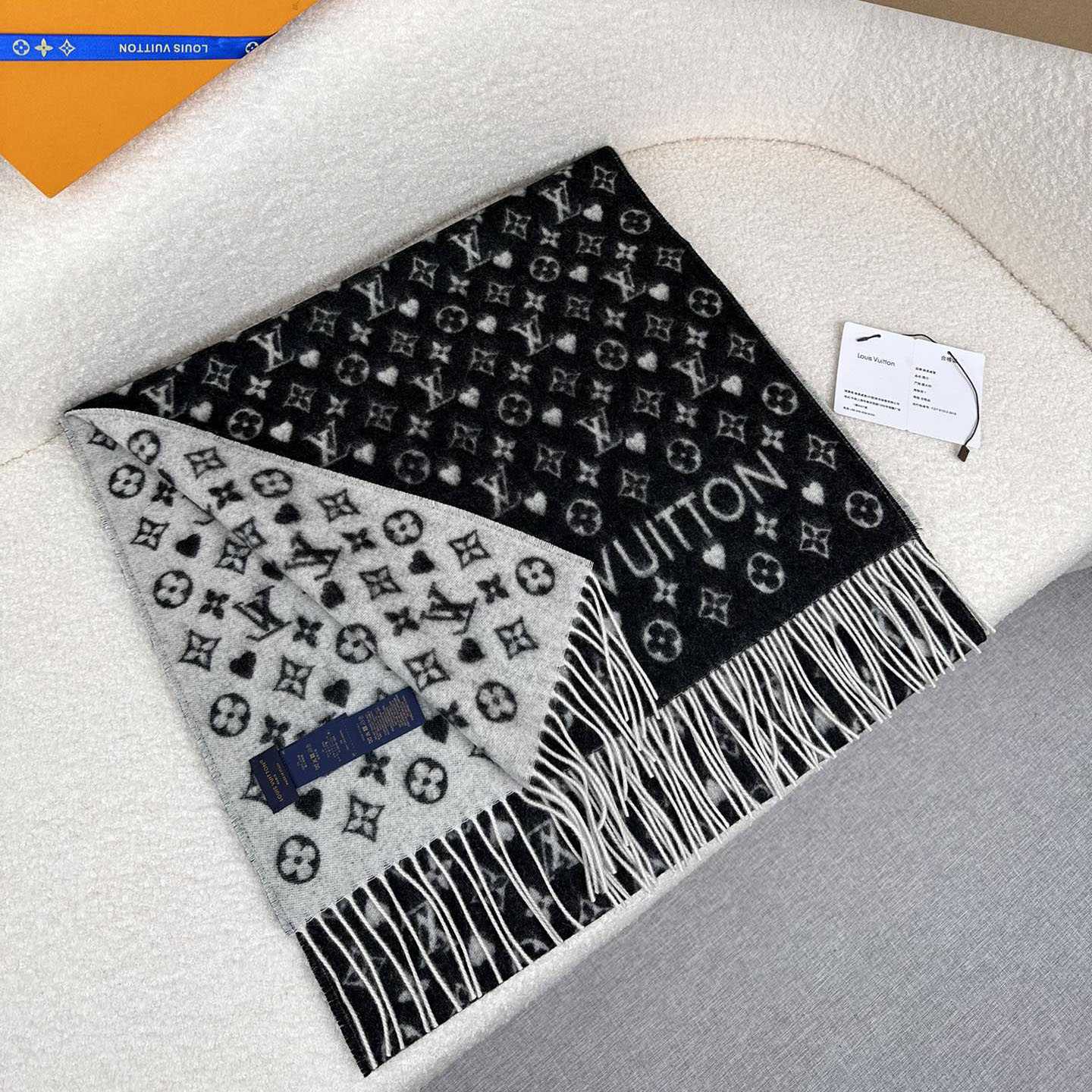 Louis Vuitton Game On Scarf   45*180cm - DopestKickz