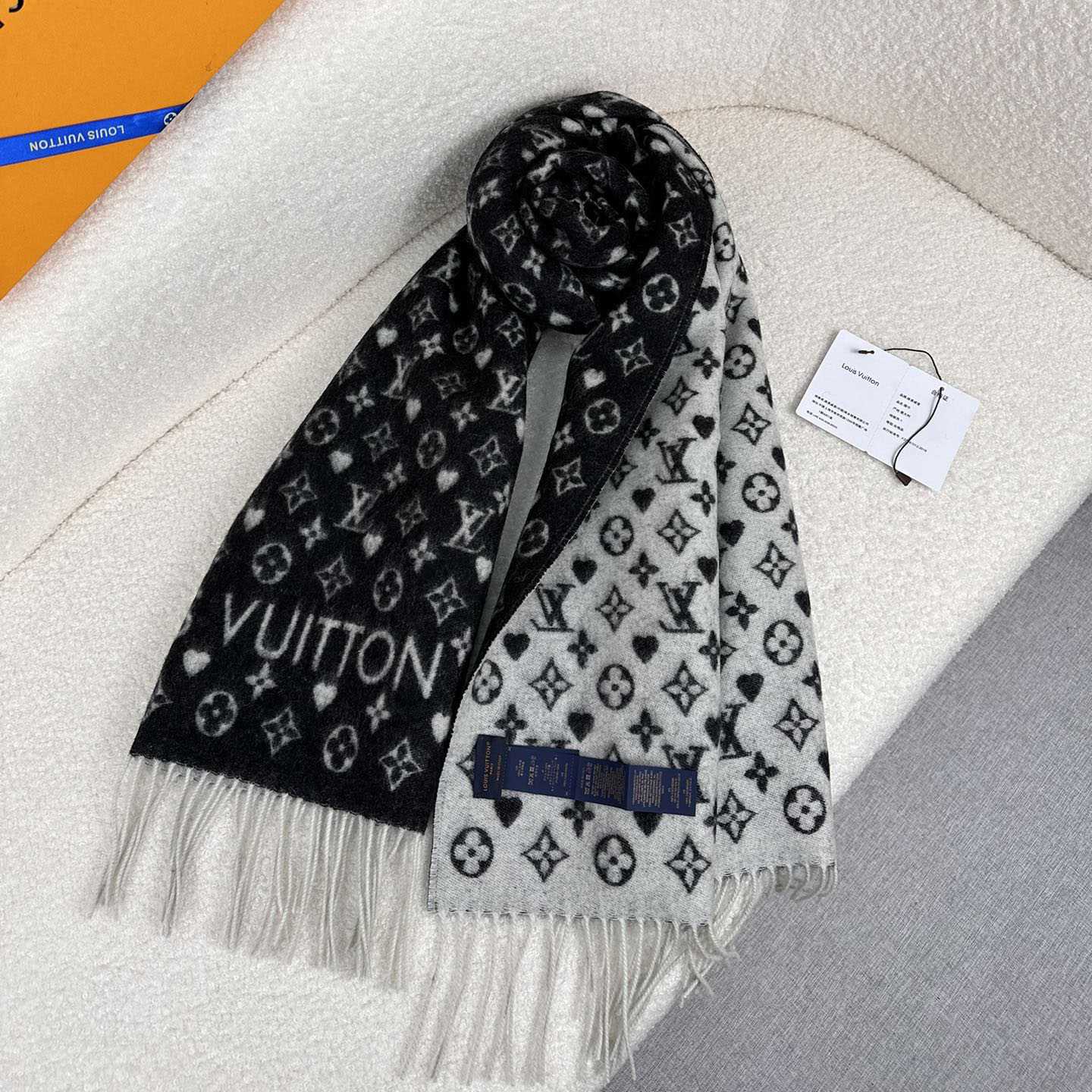 Louis Vuitton Game On Scarf   45*180cm - DopestKickz