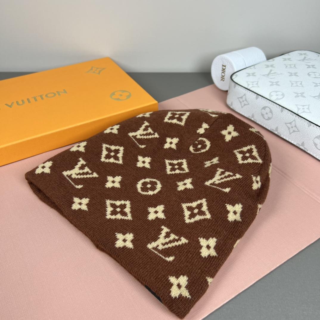 Louis Vuitton LV Fit Monogram Beanie   M5248A - DopestKickz
