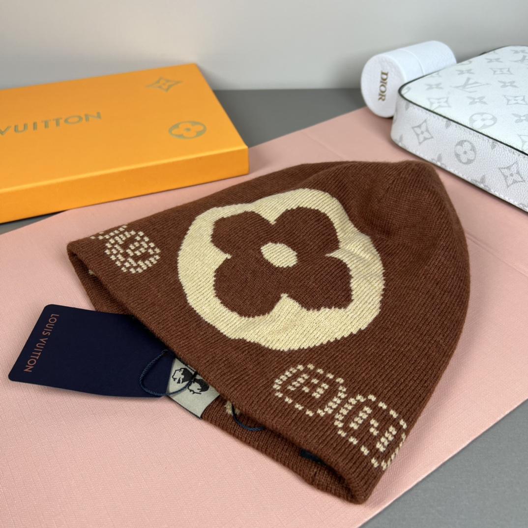 Louis Vuitton LV Fit Monogram Beanie   M5248A - DopestKickz