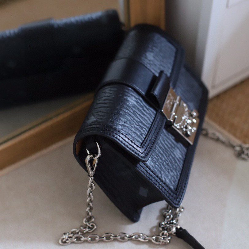 MCM Tracy Crossbody In Visetos （11x 18.5 x 5cm） - DopestKickz