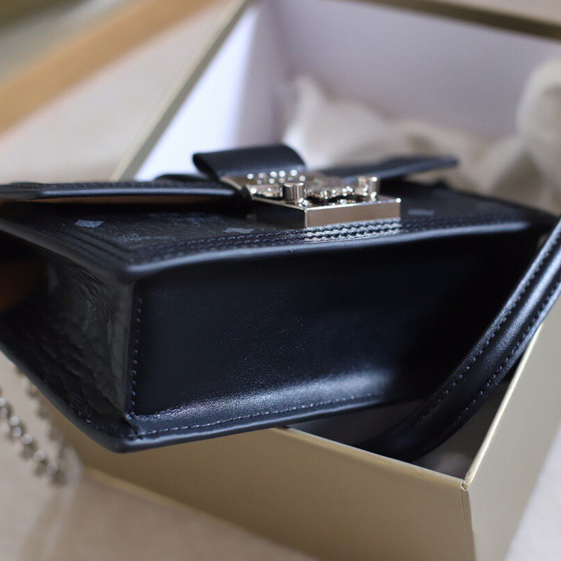 MCM Tracy Crossbody In Visetos （11x 18.5 x 5cm） - DopestKickz