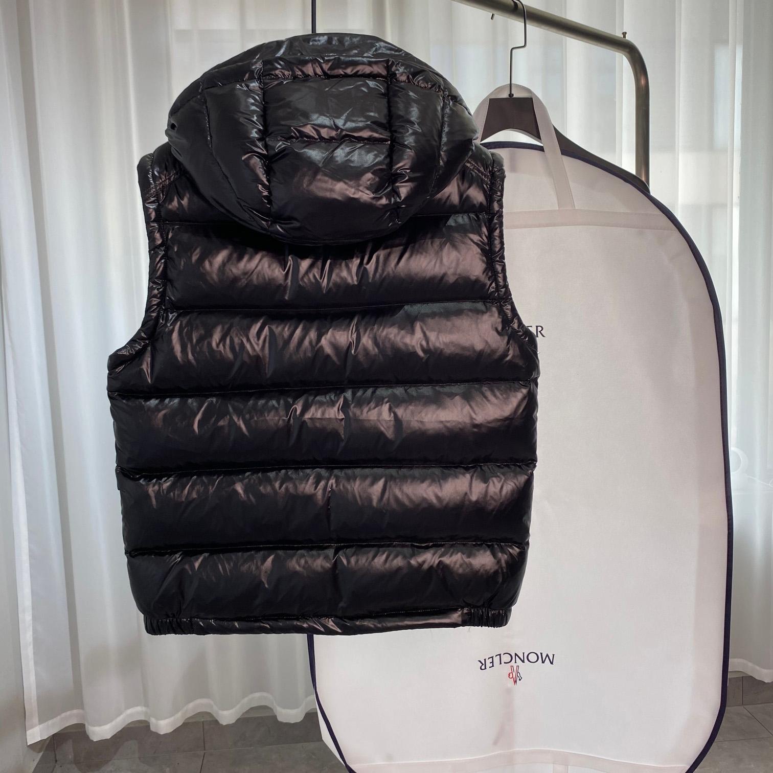 Moncler Bormes Down Vest   809 - DopestKickz