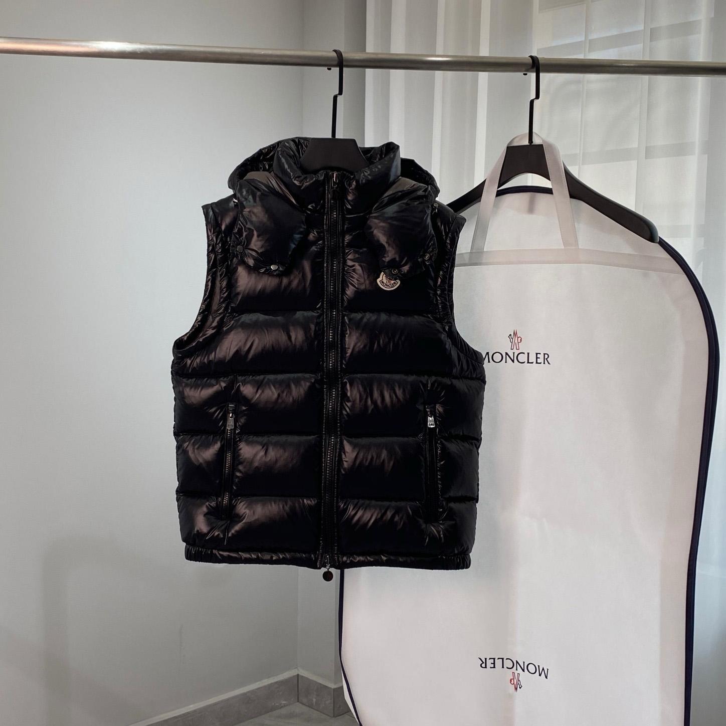 Moncler Bormes Down Vest   809 - DopestKickz
