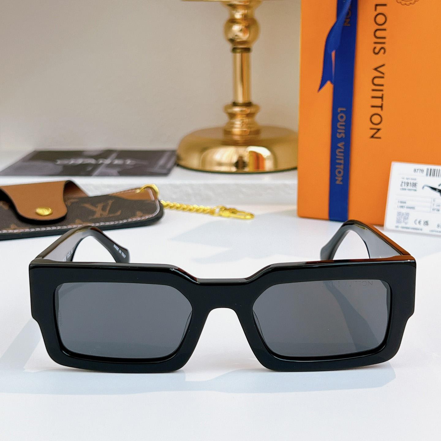 Louis Vuitton LV Clash Low Square Sunglasses   Z2864E - DopestKickz