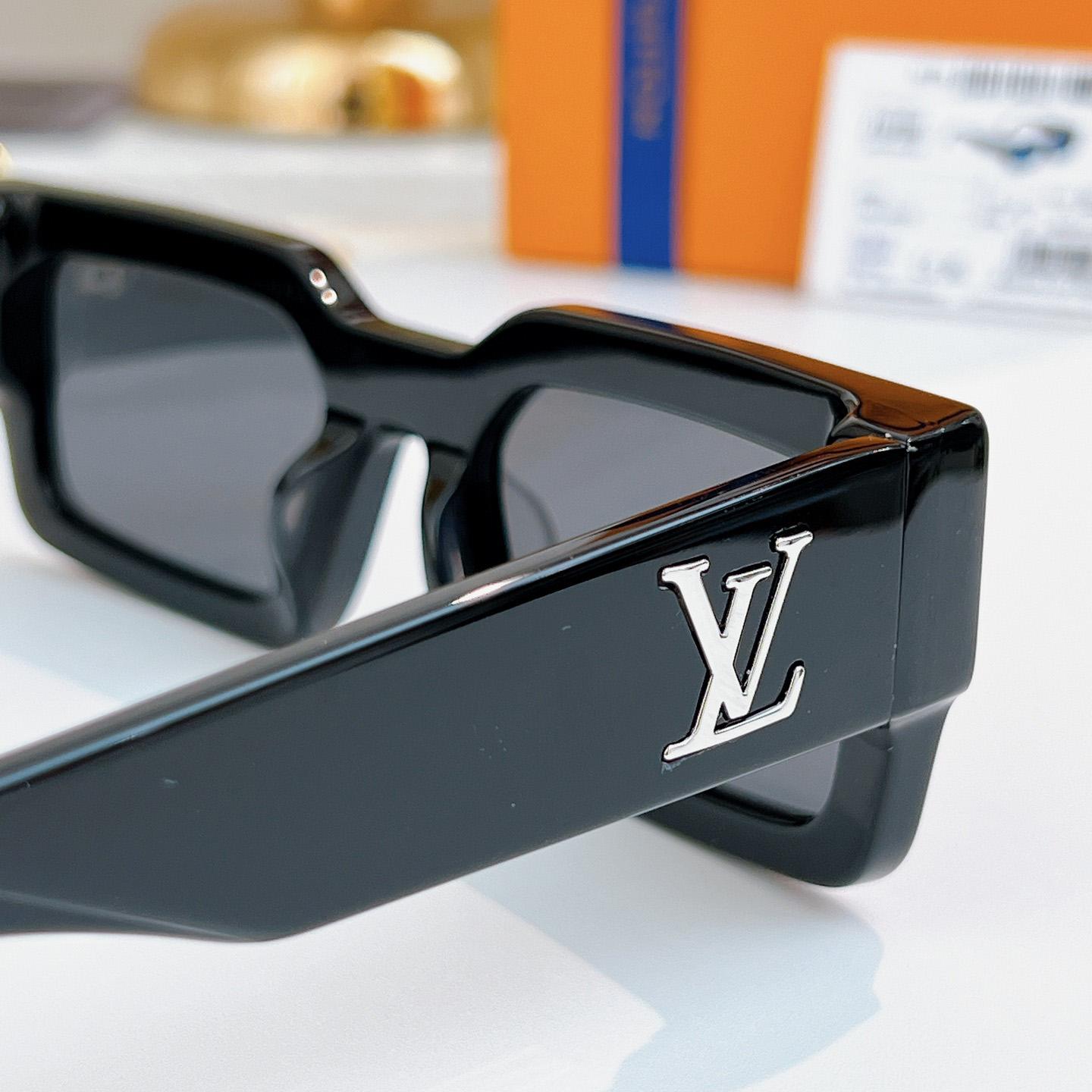 Louis Vuitton LV Clash Low Square Sunglasses   Z2864E - DopestKickz