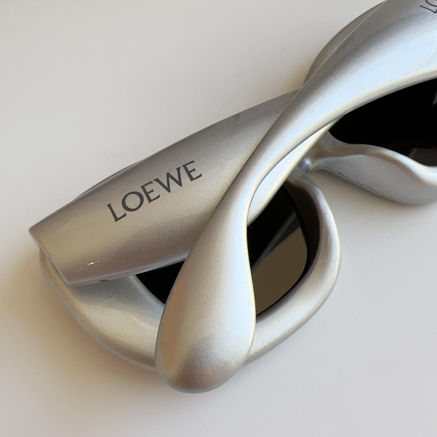 Loewe LW40100l Sunglasses  - DopestKickz