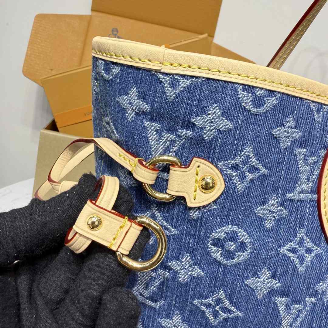 Louis Vuitton Neverfull MM   M13192 - DopestKickz